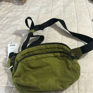 brand new with tags Baggu Green fanny pack